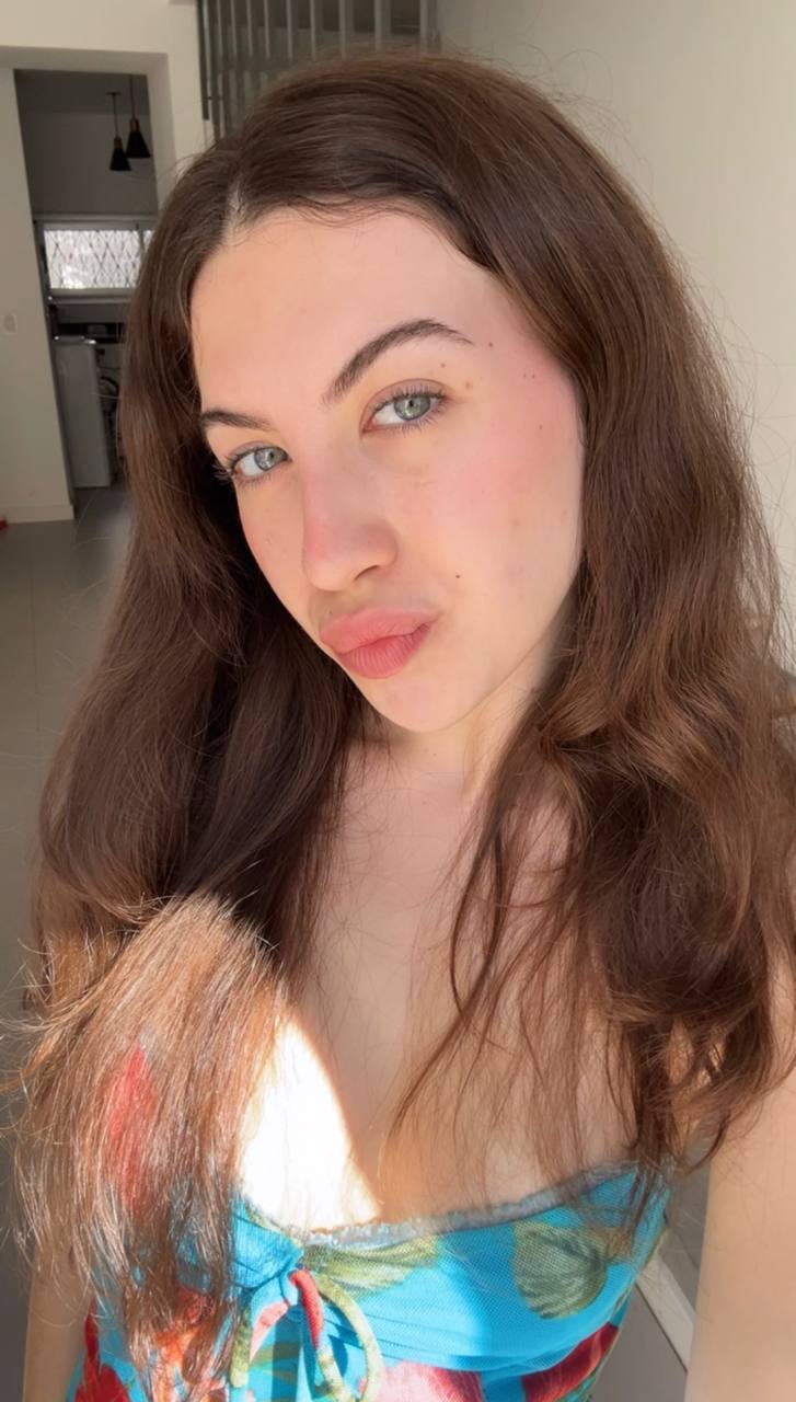 Nude girl Amber in Yuzhou