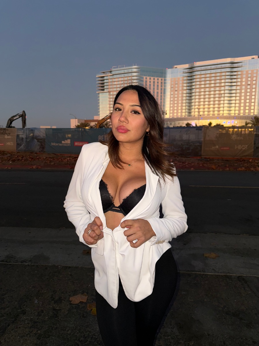 Take a pause and enjoy Ali Cruz — streaming from Yuzhou