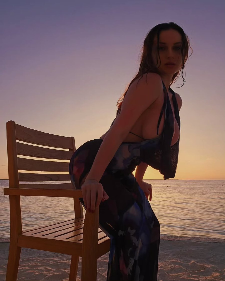 Sexy girl Miranda Faith nude in Yuzhou