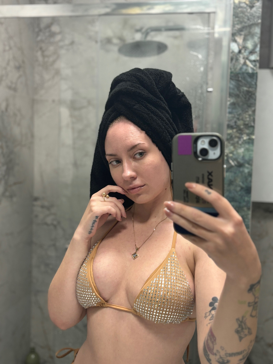 Nude girl KateV in Yuzhou