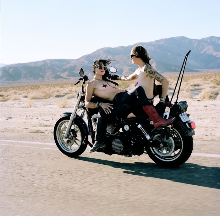 Girls on a motorcycle in Yuzhou