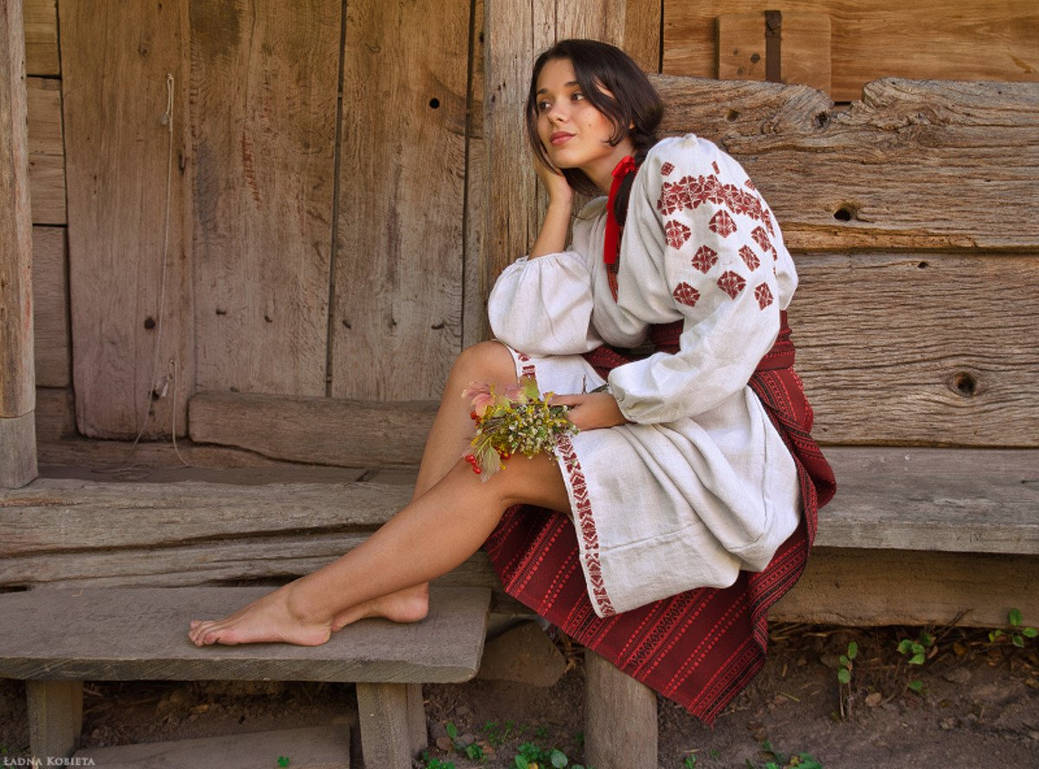Women in Slavic costumes in Yuzhou